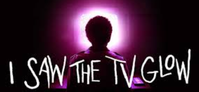 Review Film I Saw the TV Glow: TV yang Hidup